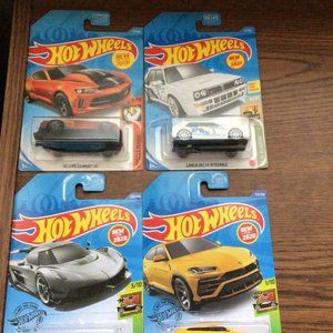 Hot Wheels Pack7 Cars: (1) '18 Copo Camaro SS-(2)Lancia Delta Integrale (3) 2020